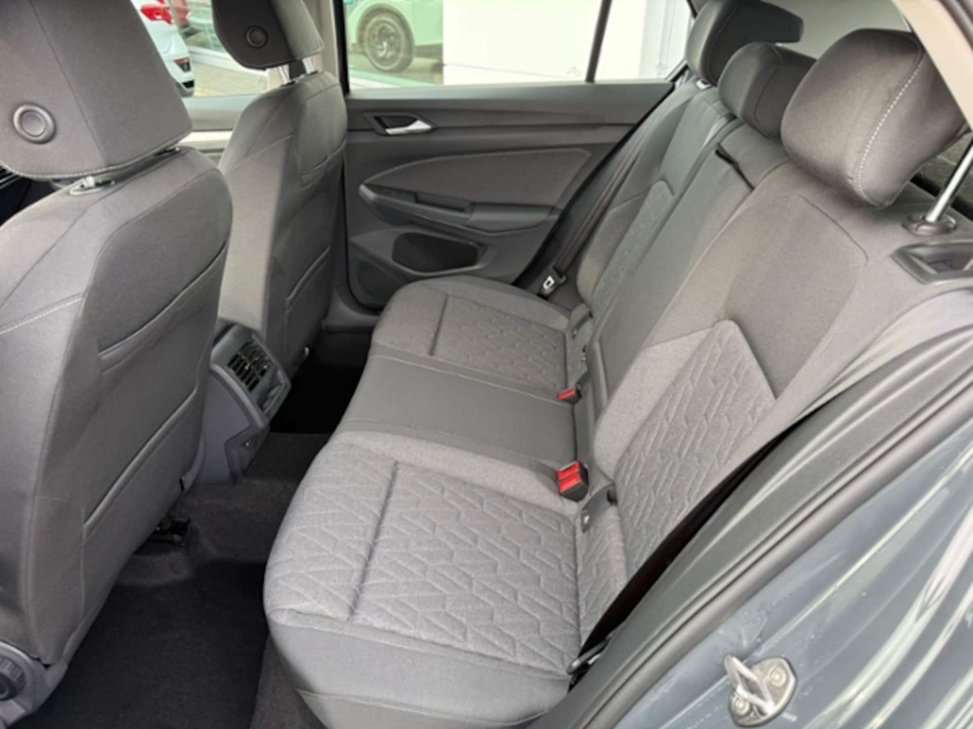 Volkswagen Golf Life