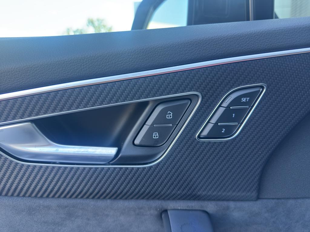 2026 Audi SQ7 Premium Plus - Photo 8