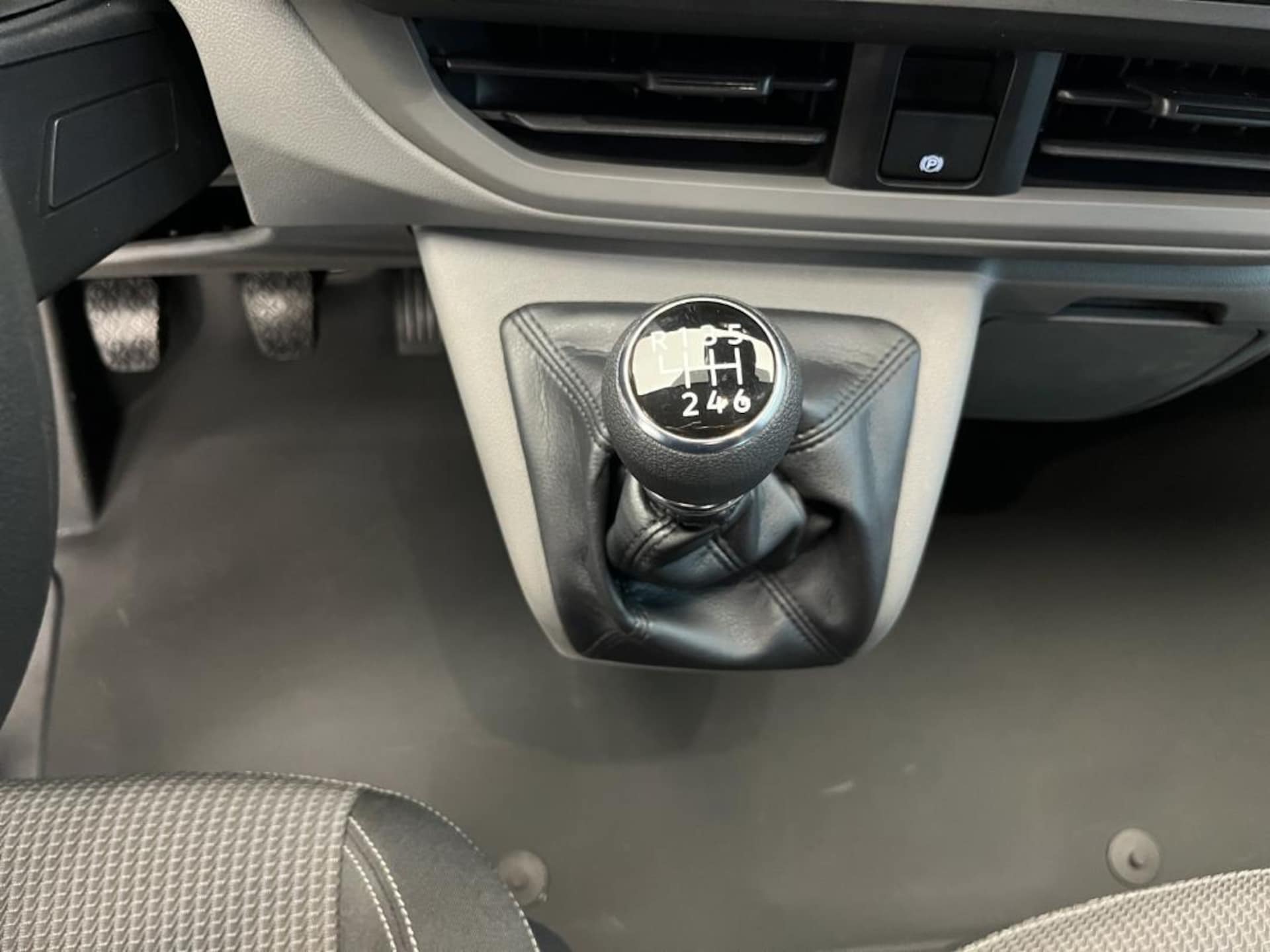 Volkswagen Transporter Kasten kurzer Radstand