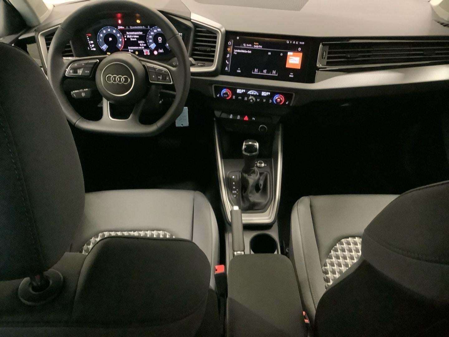 Bild über Audi A1 allstreet 35 TFSI S tronic - für weitere Informationen kontaktieren Sie den Audi Partner