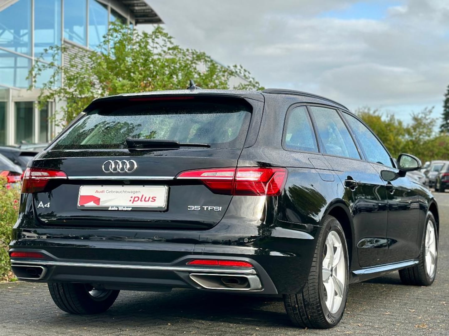 Bild über Audi A4 Avant advanced 35 TFSI S tronic - für weitere Informationen kontaktieren Sie den Audi Partner