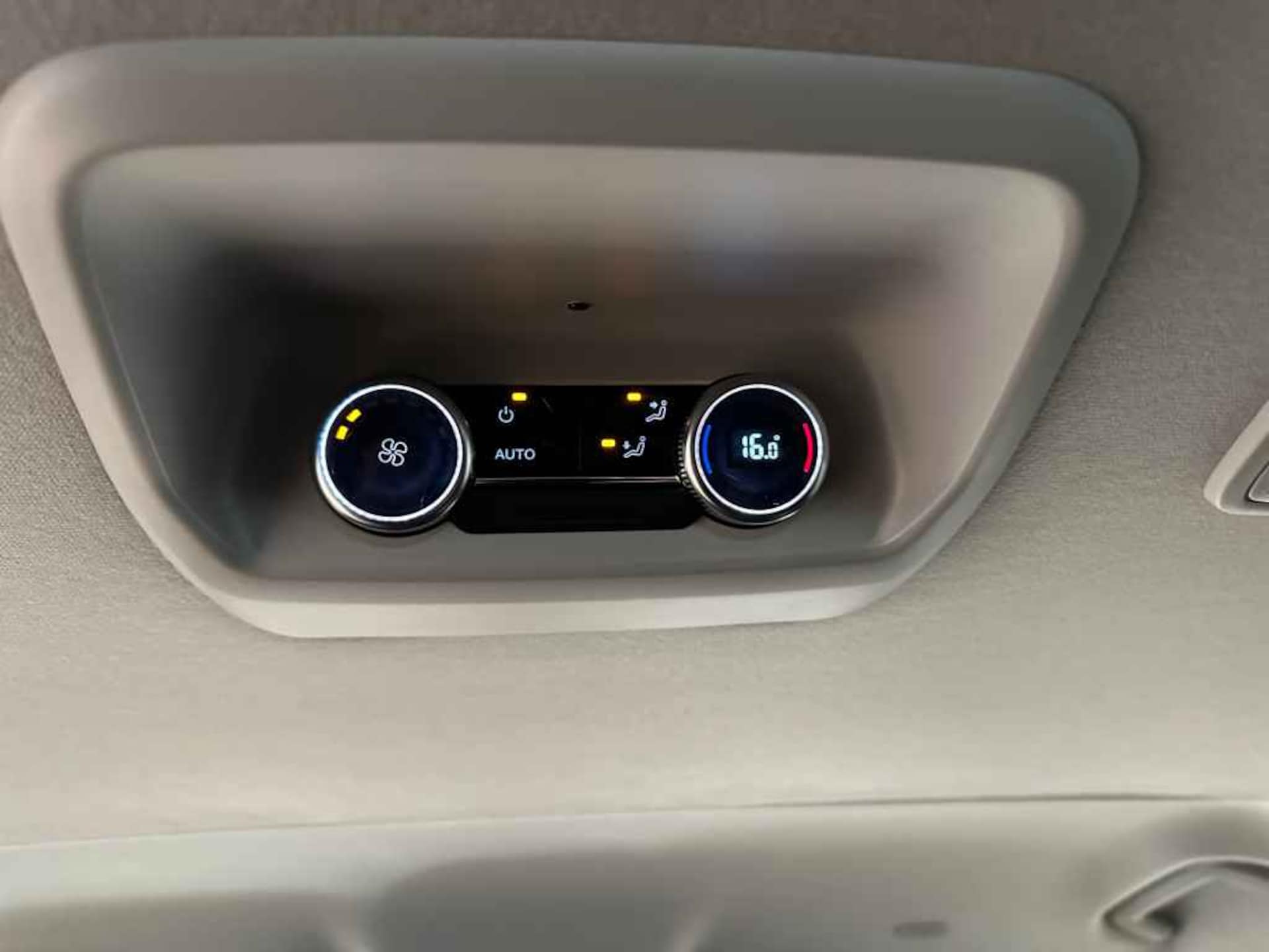 Volkswagen e-Caravelle Langer Radstand