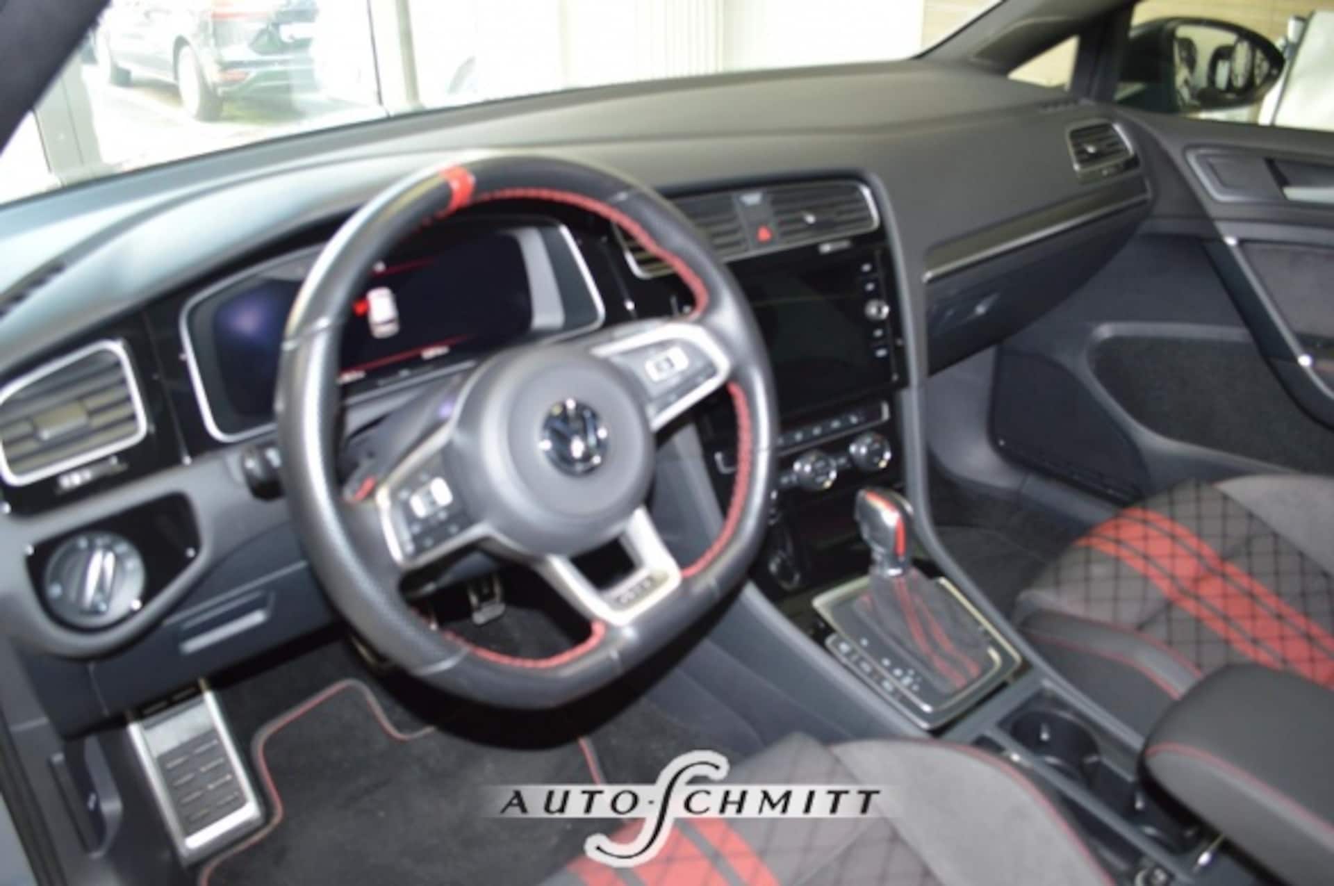 Volkswagen Golf GTI