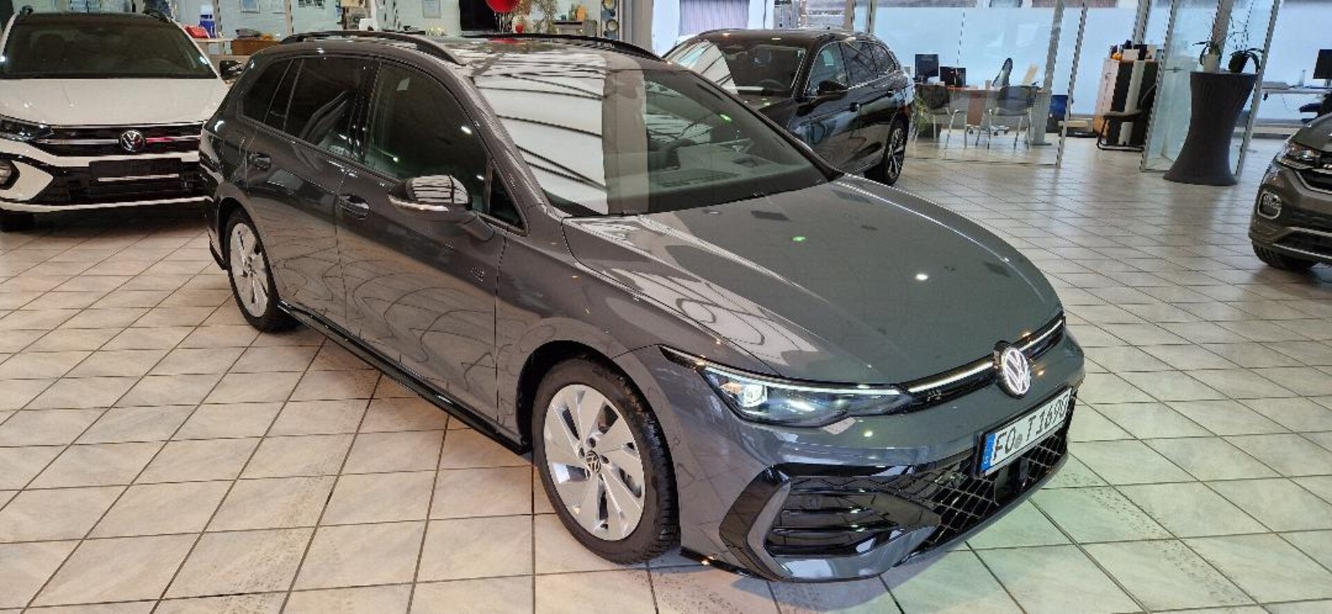 Volkswagen Golf Variant R-Line