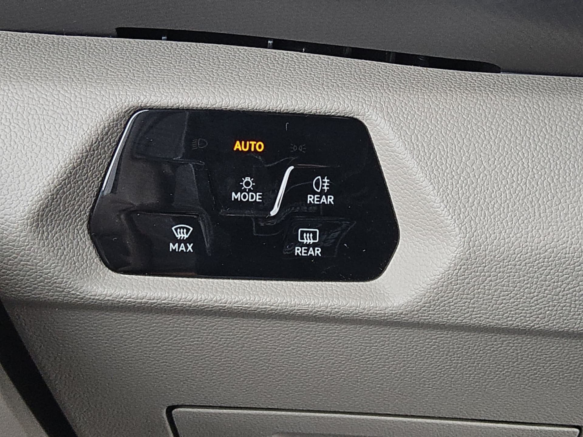 Volkswagen Multivan Basis-Modell