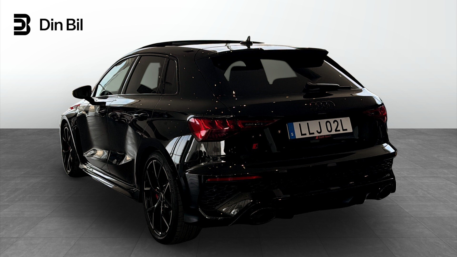 Bild som visar&nbsp;Audi RS 3 Sportback&nbsp;RS 3 Sportback 400 hk S tronic - för mer information kontakta din Audi Partner