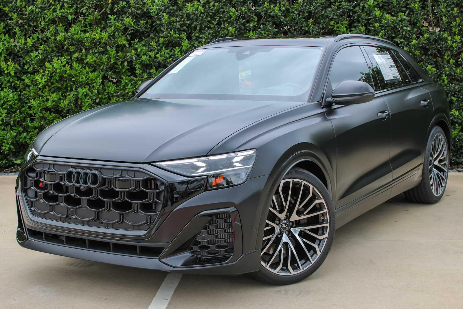 2026 Audi SQ8 Prestige quattro's photo