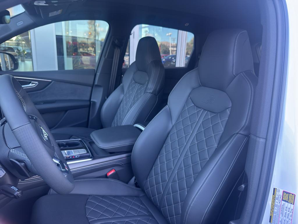 2026 Audi SQ7 Premium Plus - Photo 12