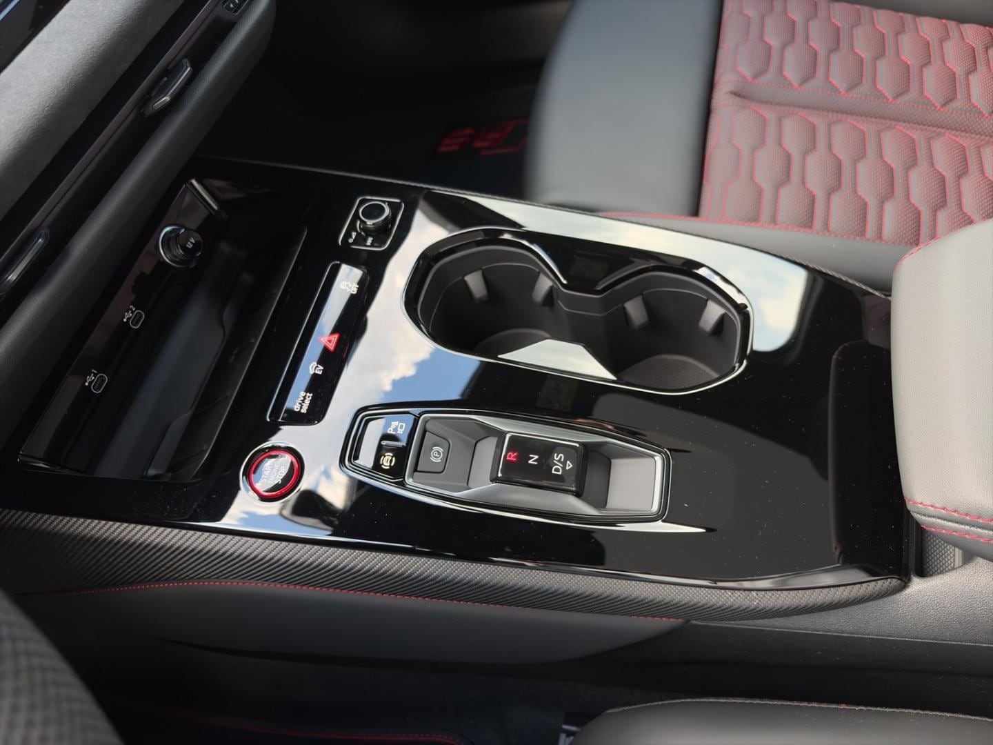 Bild über Audi RS 5 Limousine TFSI quattro 470 kW tiptronic - für weitere Informationen kontaktieren Sie den Audi Partner