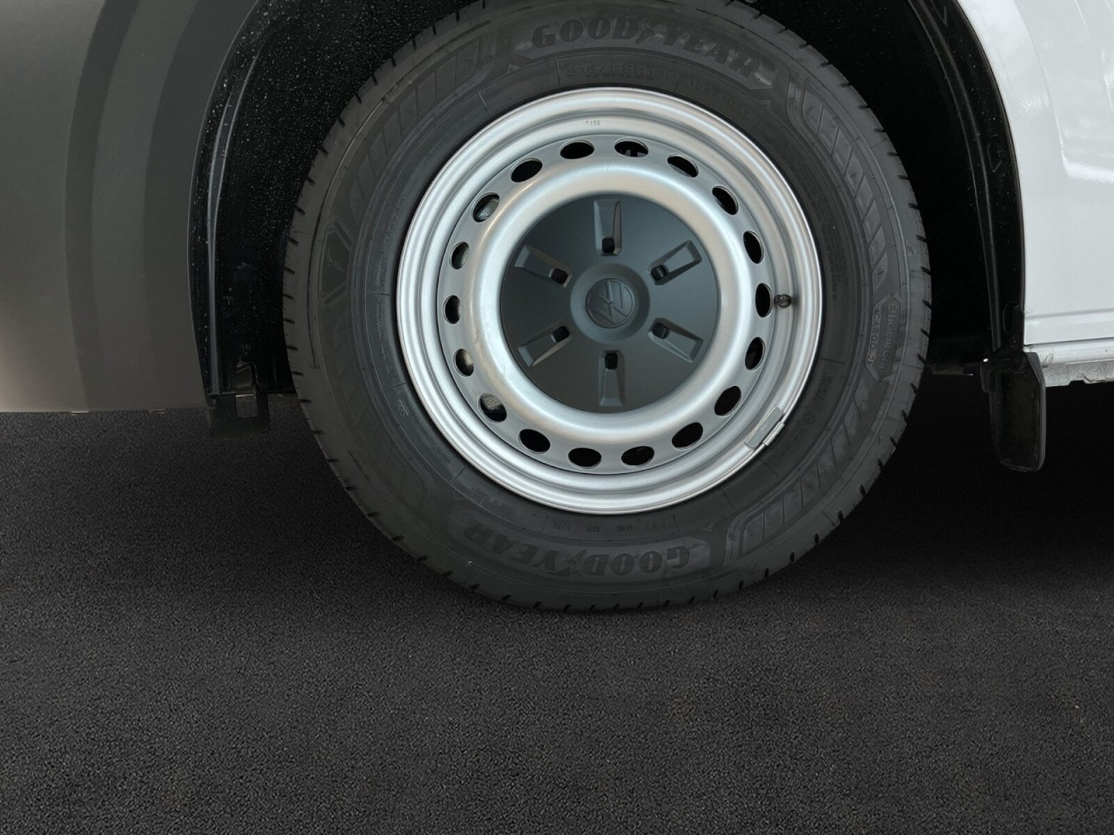 Volkswagen Transporter Kasten langer Radstand – Bild 6