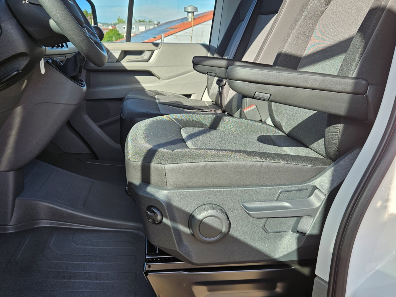 Volkswagen Crafter Kasten mittlerer Radstand – Bild 4