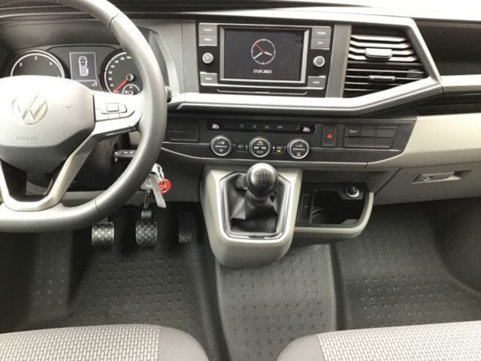 Volkswagen T6.1 Caravelle kurzer Radstand – Bild 8