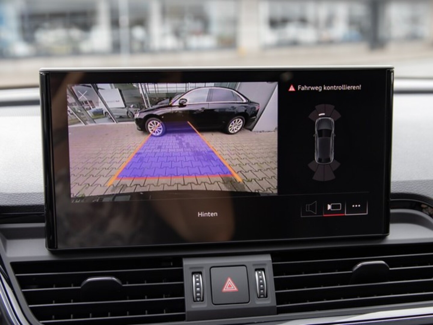 Bild über Audi Q5 Sportback 45 TFSI quattro S tronic - für weitere Informationen kontaktieren Sie den Audi Partner