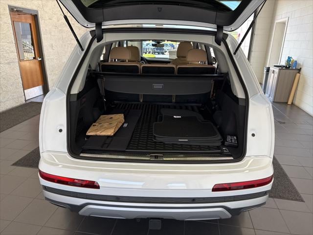 2025 Audi Q7 Premium Plus - Photo 9