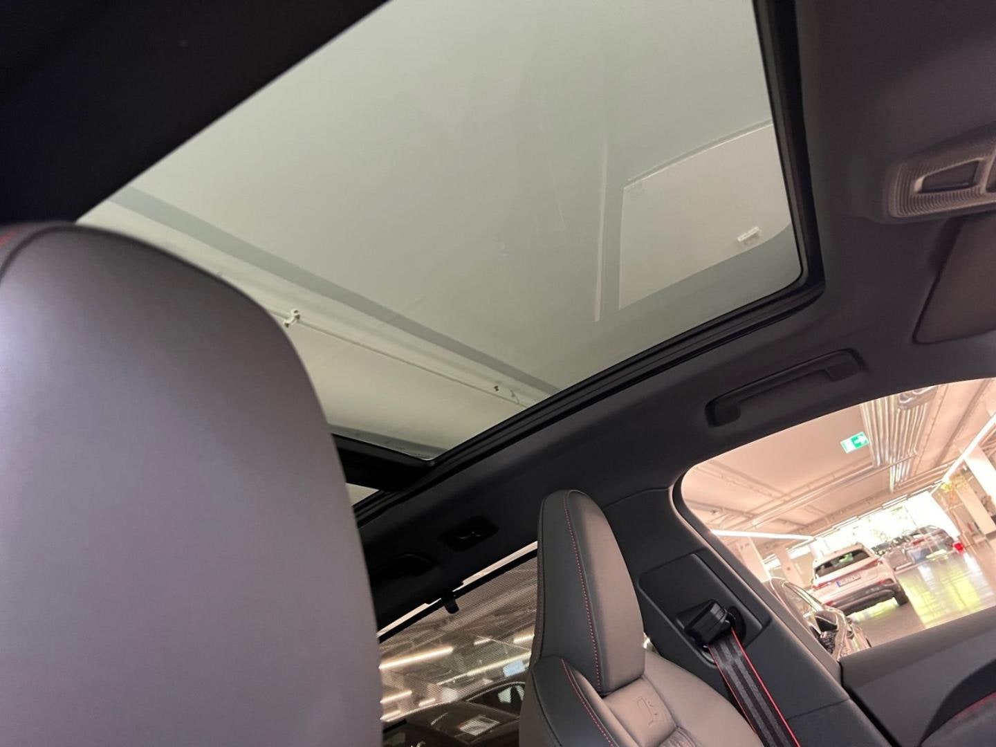 Bild über Audi SQ5 SUV edition one mit Akzenten mythosschwarz TFSI 270 kW S tronic - für weitere Informationen kontaktieren Sie den Audi Partner