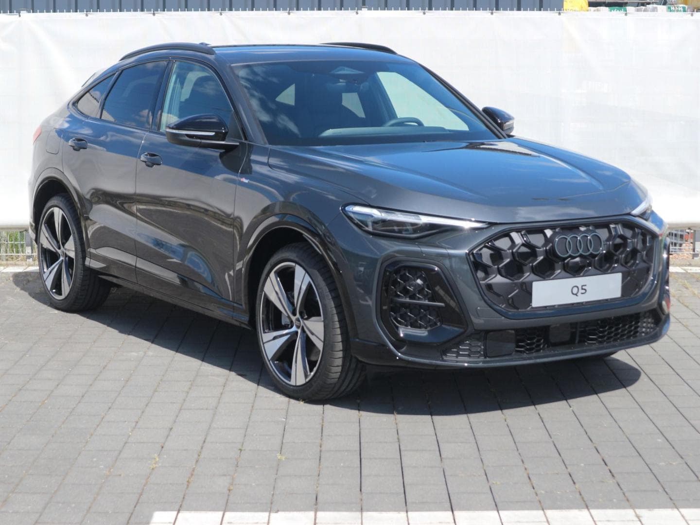 Bild über Audi Q5 Sportback TDI quattro 150 kW S tronic - für weitere Informationen kontaktieren Sie den Audi Partner