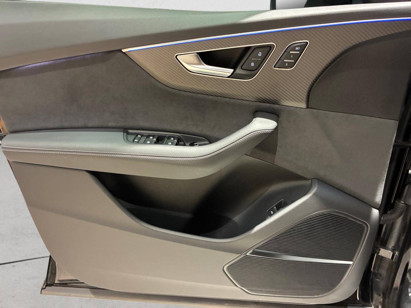 Bild som visar Audi SQ8 SQ8 SUV TFSI 507 hk tiptronic - för mer information kontakta din Audi Partner