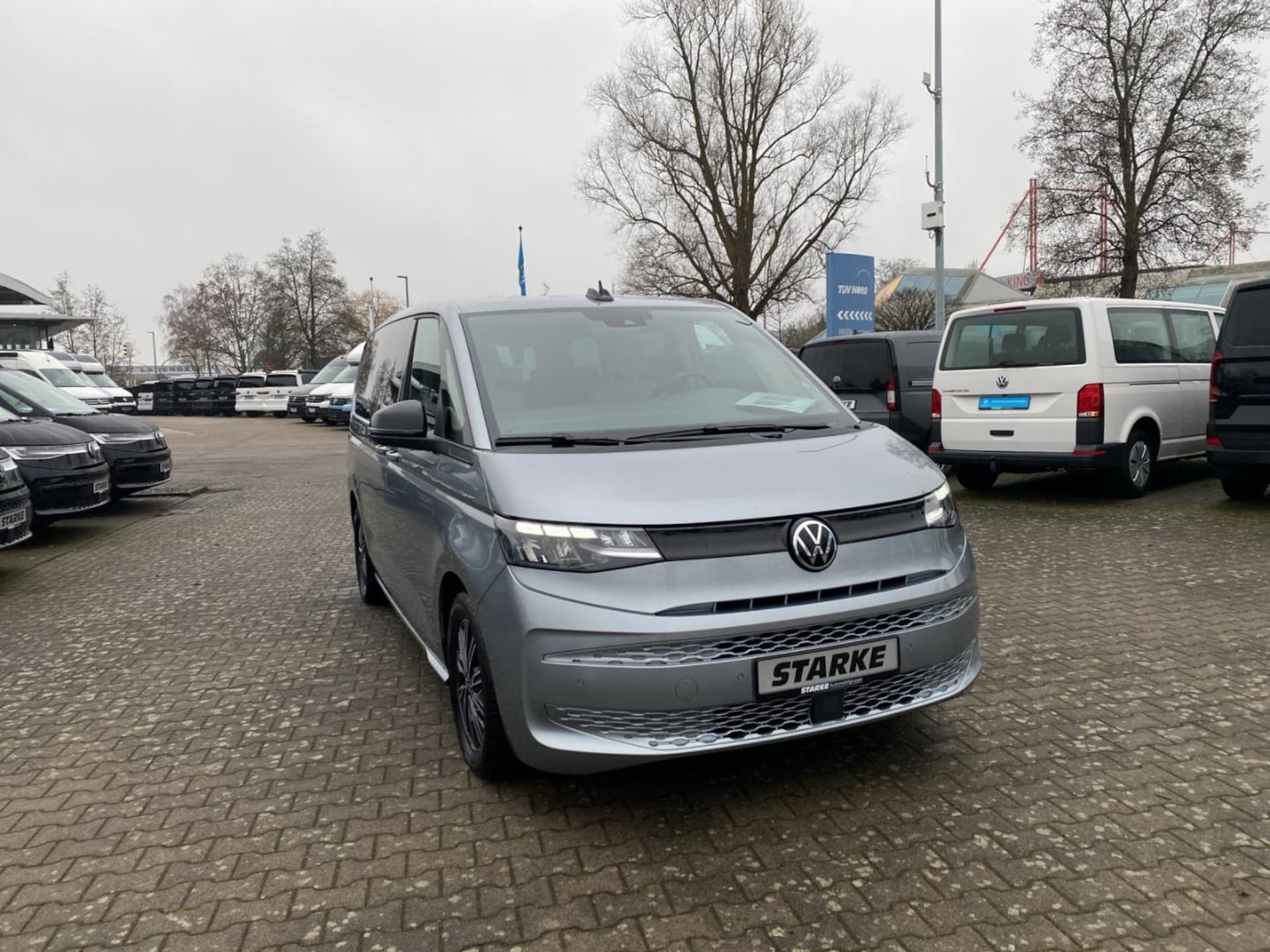 Volkswagen Multivan Langversion Basis-Modell