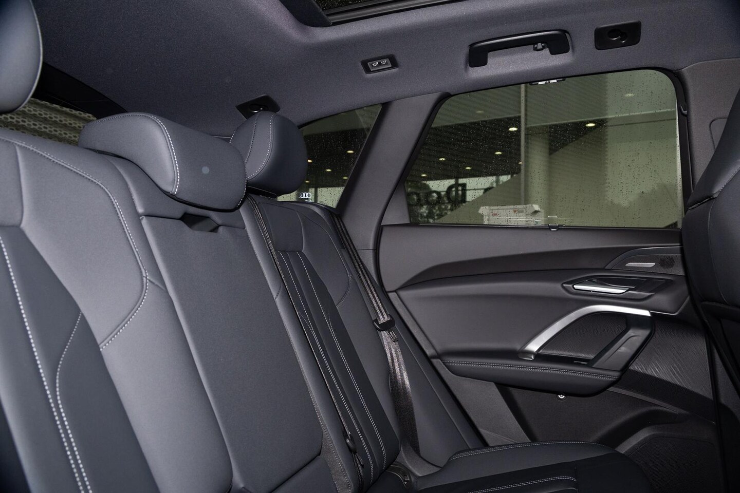 Image about Audi Q5 SUV e-hybrid quattro S tronic