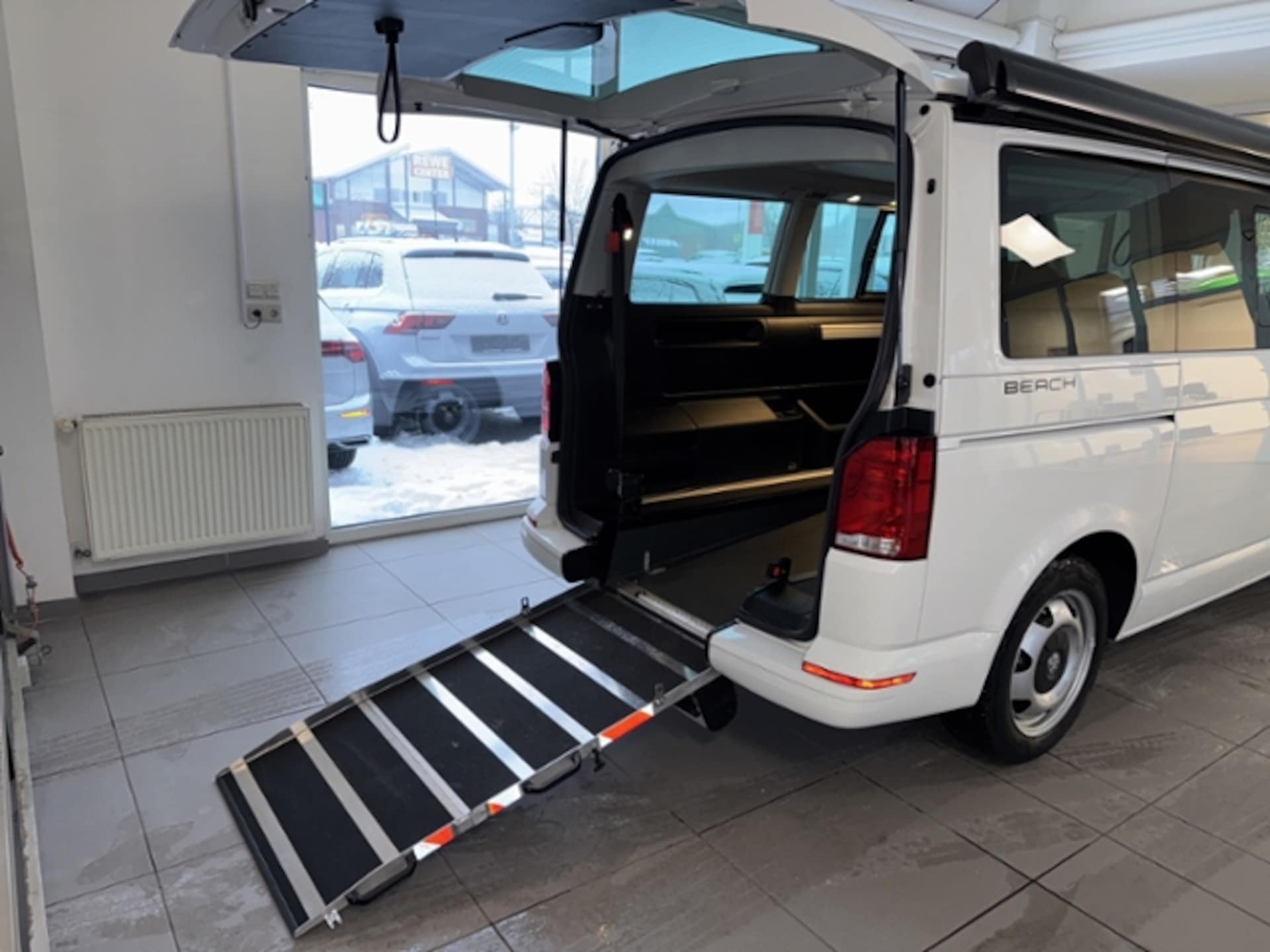 Volkswagen T6.1 California Beach