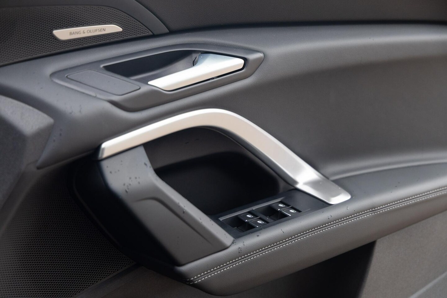 Image about Audi Q5 SUV e-hybrid quattro S tronic