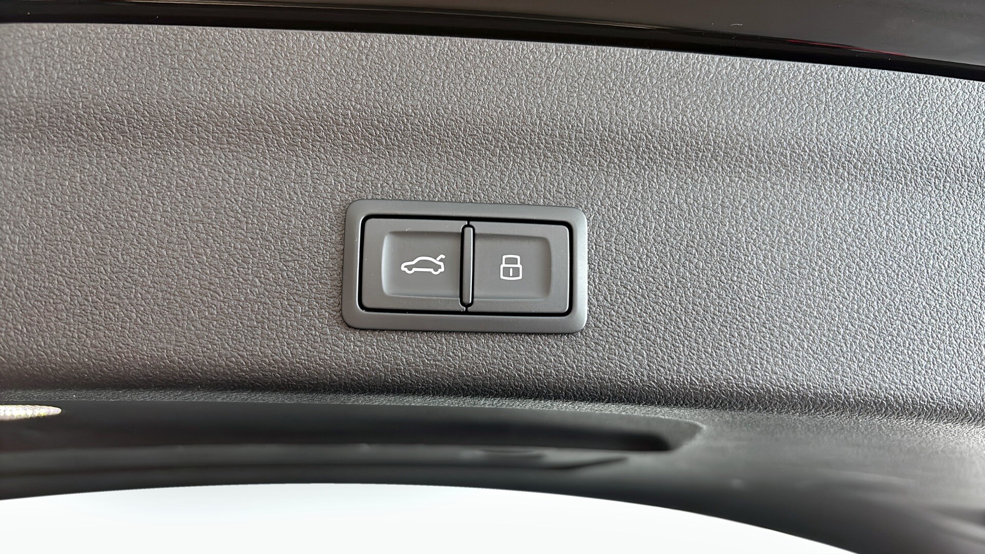 Bild som visar&nbsp;Audi RS 6 Avant&nbsp;RS 6 Avant performance 630 hk tiptronic - för mer information kontakta din Audi Partner