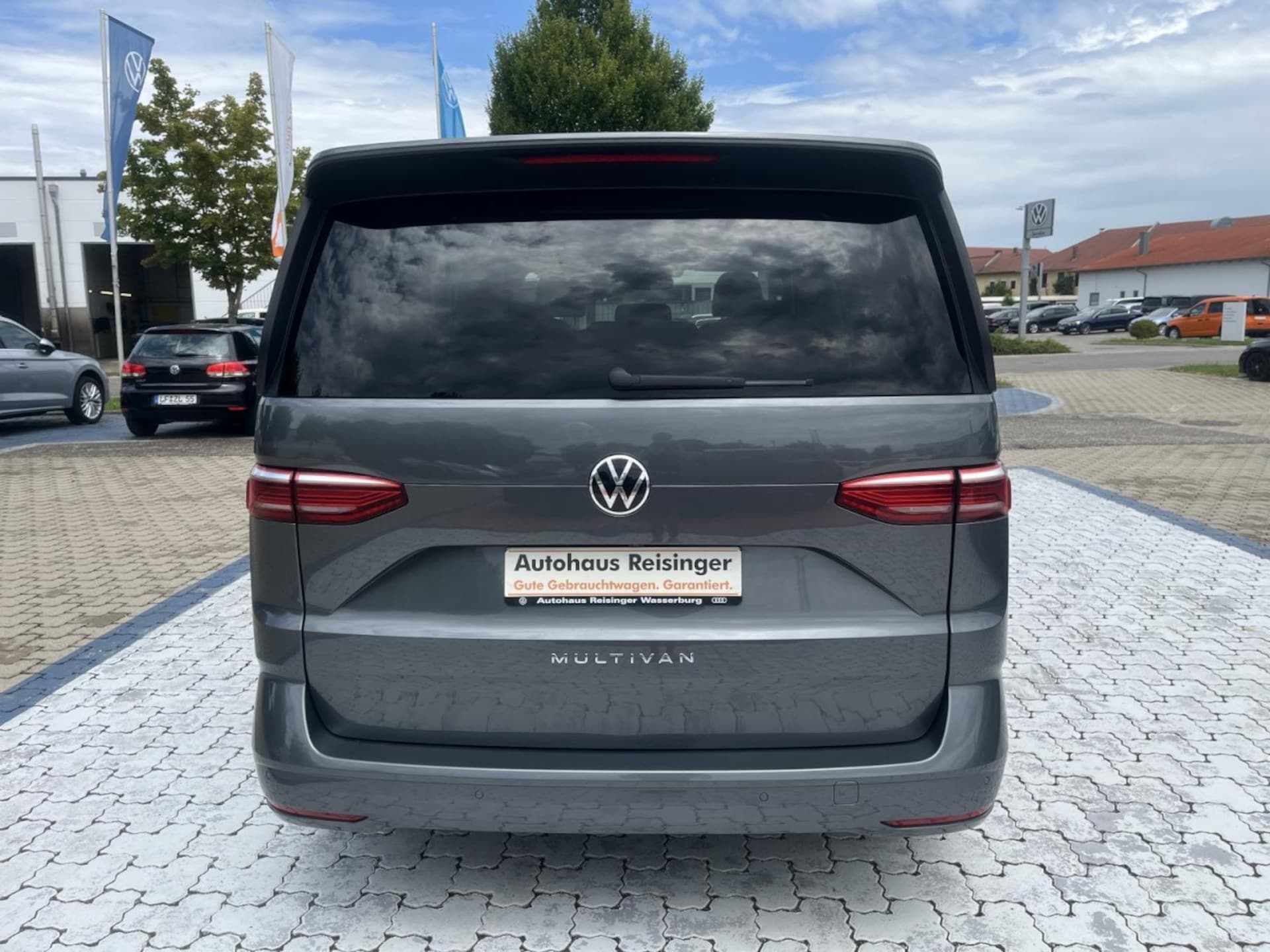 Volkswagen Multivan Basis-Modell