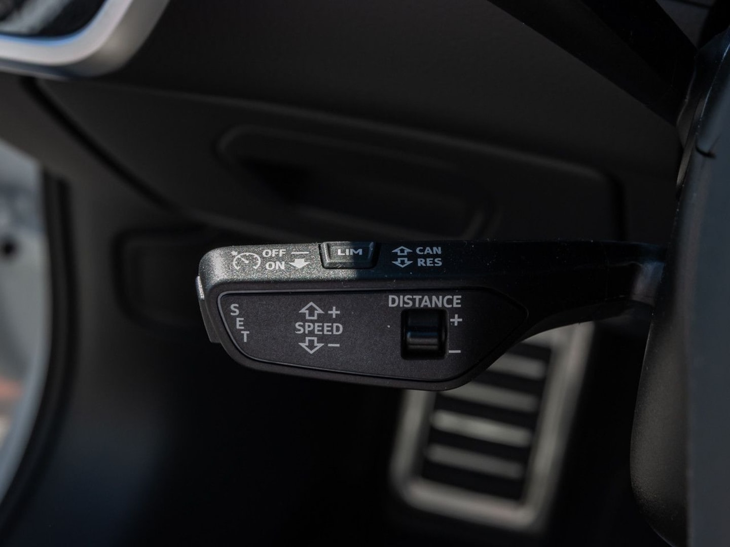Bild über Audi RS 6 Avant performance quattro tiptronic - für weitere Informationen kontaktieren Sie den Audi Partner