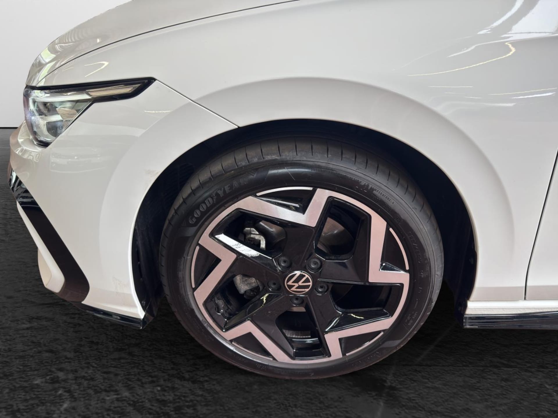 Volkswagen Golf R-Line