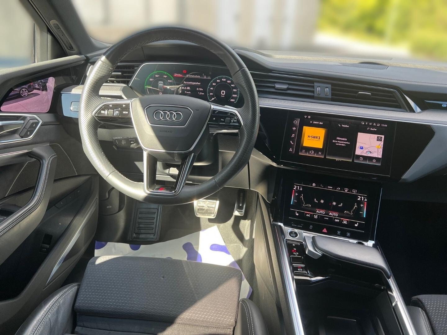 Bild über Audi Q8 Sportback e-tron S line 55 e-tron quattro - für weitere Informationen kontaktieren Sie den Audi Partner