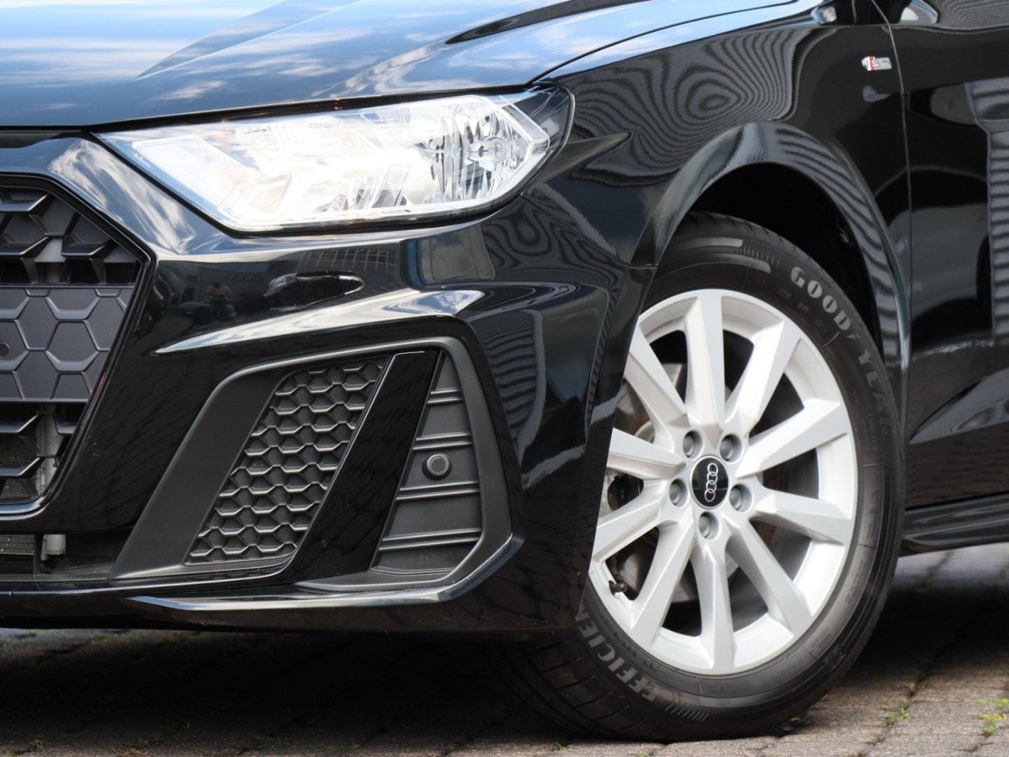 Bild über Audi A1 Sportback S line 30 TFSI Schaltgetriebe - für weitere Informationen kontaktieren Sie den Audi Partner