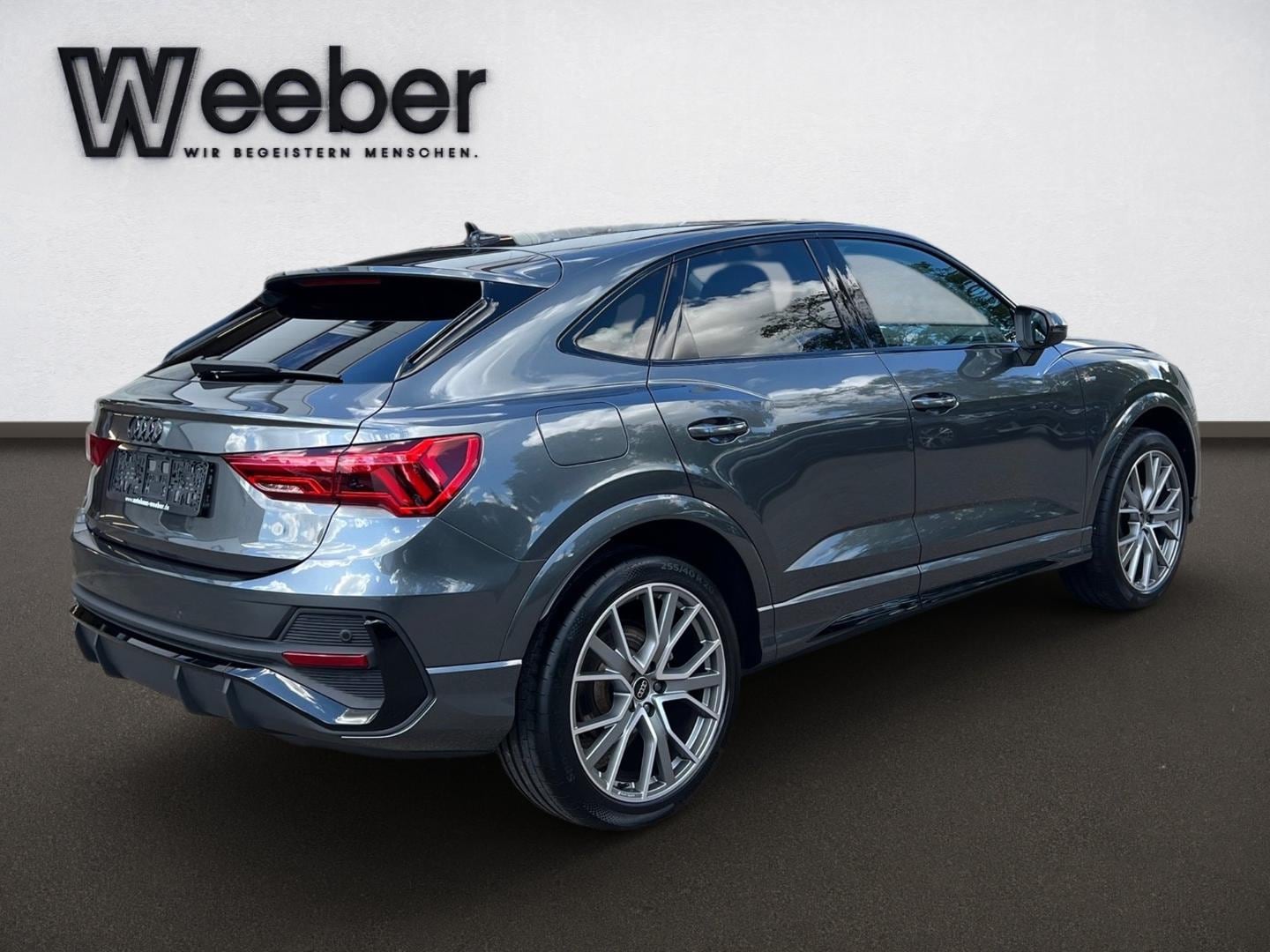 Bild über Audi Q3 Sportback S line 35 TFSI S tronic - für weitere Informationen kontaktieren Sie den Audi Partner