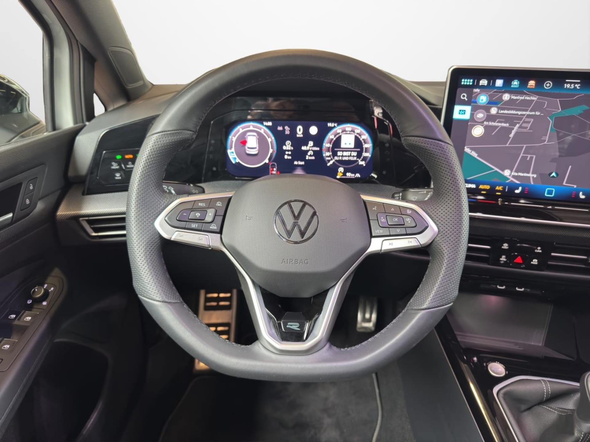 Volkswagen Golf R-Line