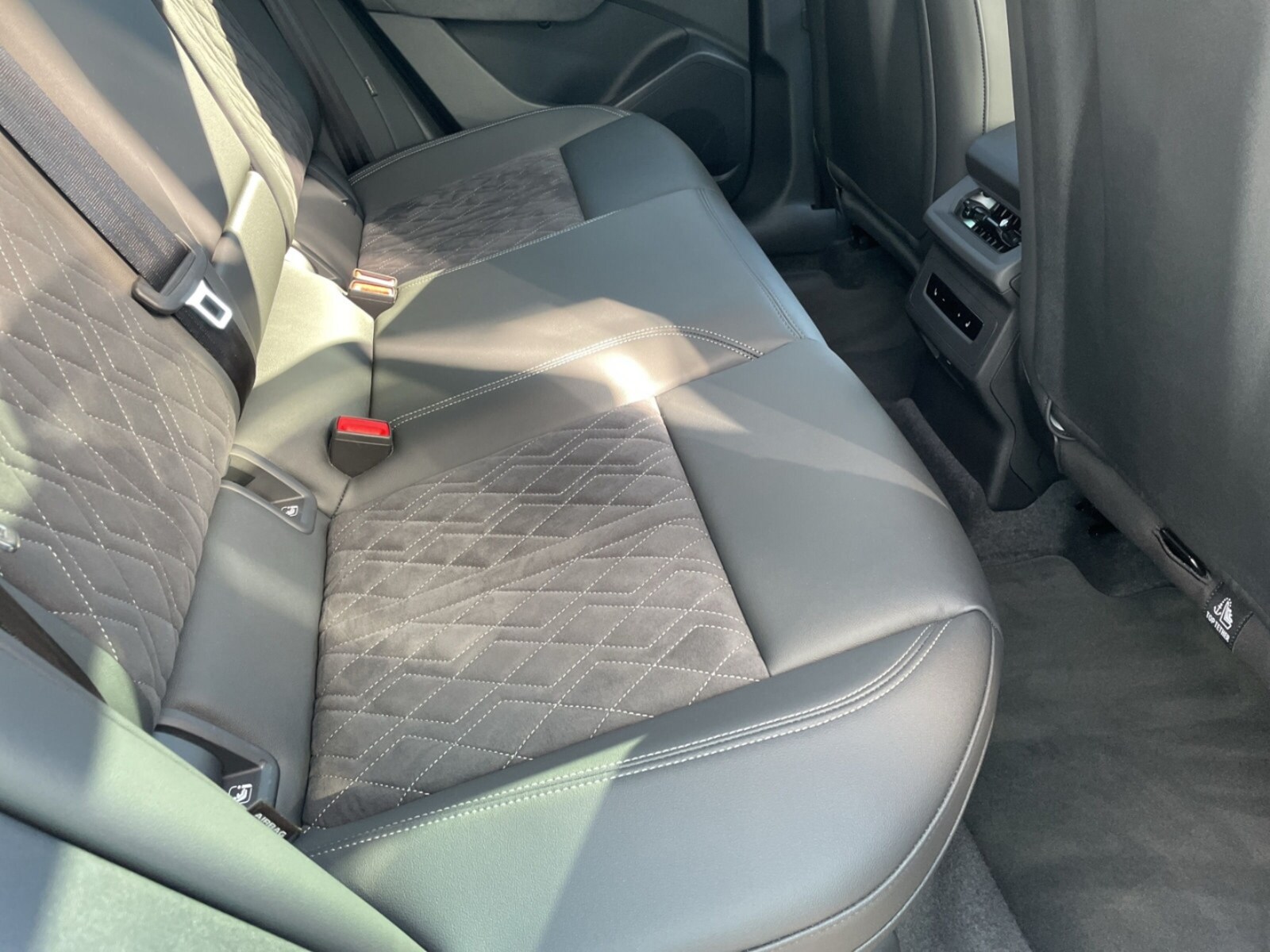 Audi Q6 Sportback e-tron – Bild 8