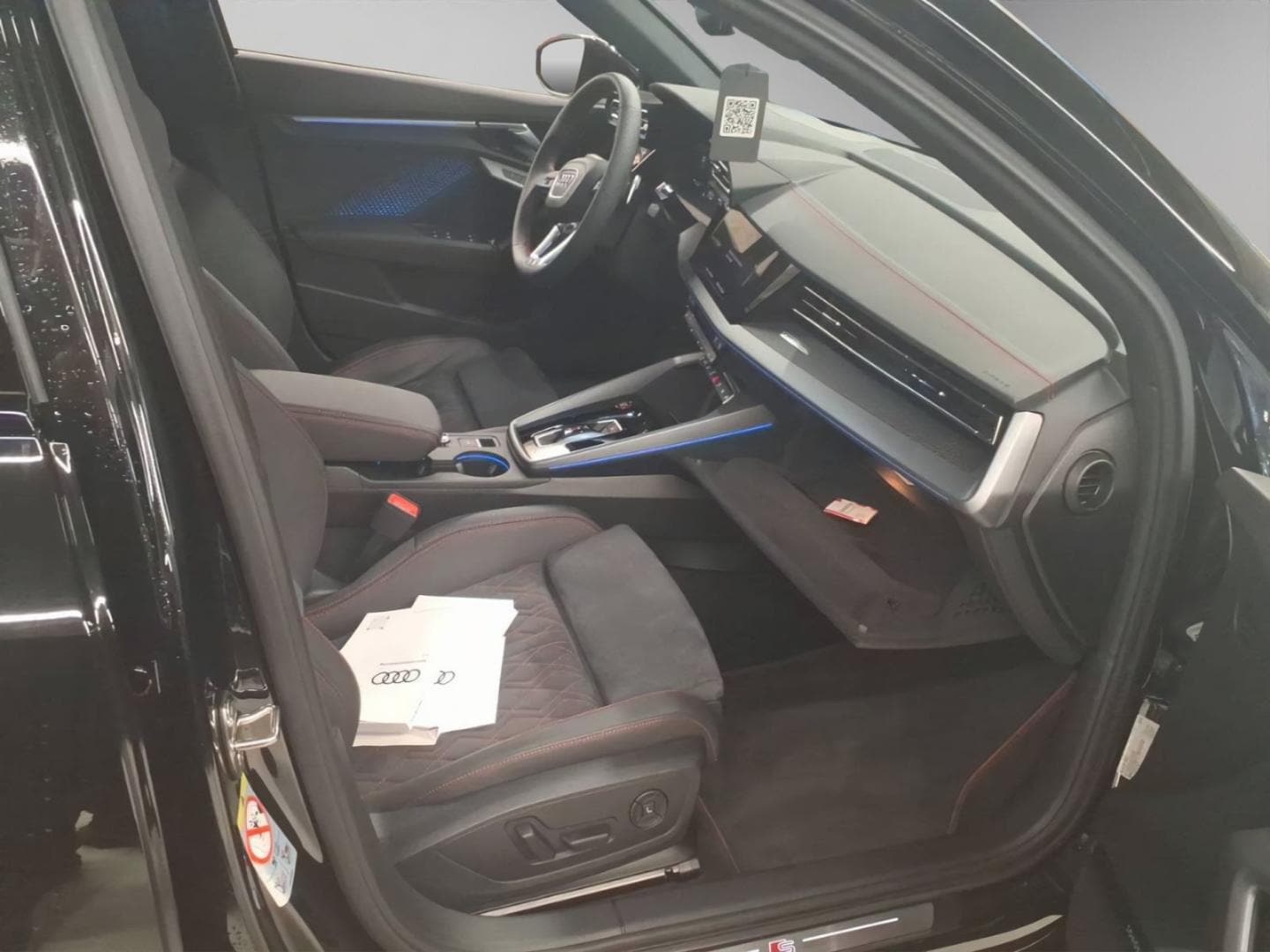 Bild über Audi S3 Sportback TFSI quattro S tronic - für weitere Informationen kontaktieren Sie den Audi Partner