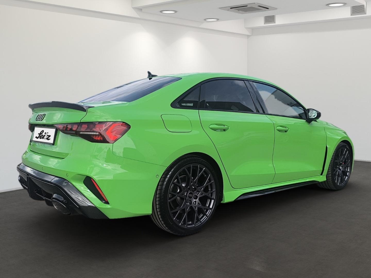 Bild über Audi RS 3 Limousine TFSI quattro S tronic - für weitere Informationen kontaktieren Sie den Audi Partner
