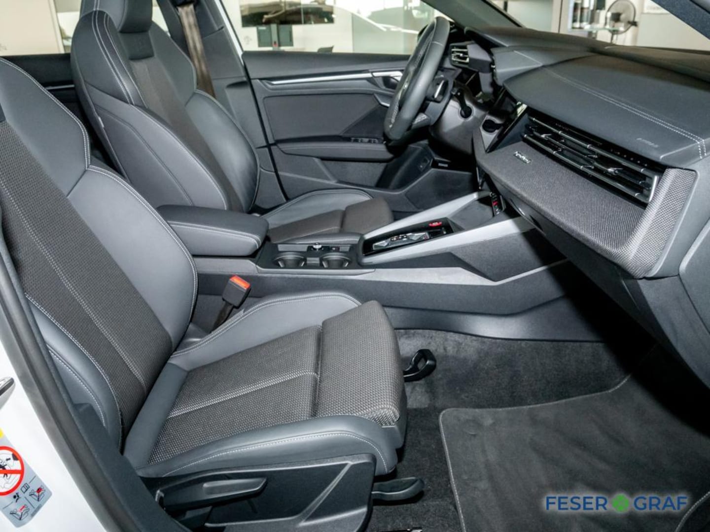 Bild über Audi S3 Limousine TFSI quattro S tronic - für weitere Informationen kontaktieren Sie den Audi Partner