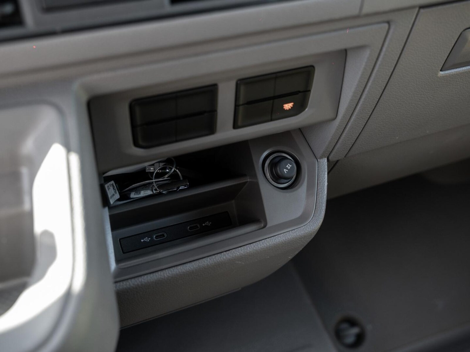 Volkswagen Crafter Kasten mittlerer Radstand – Bild 15