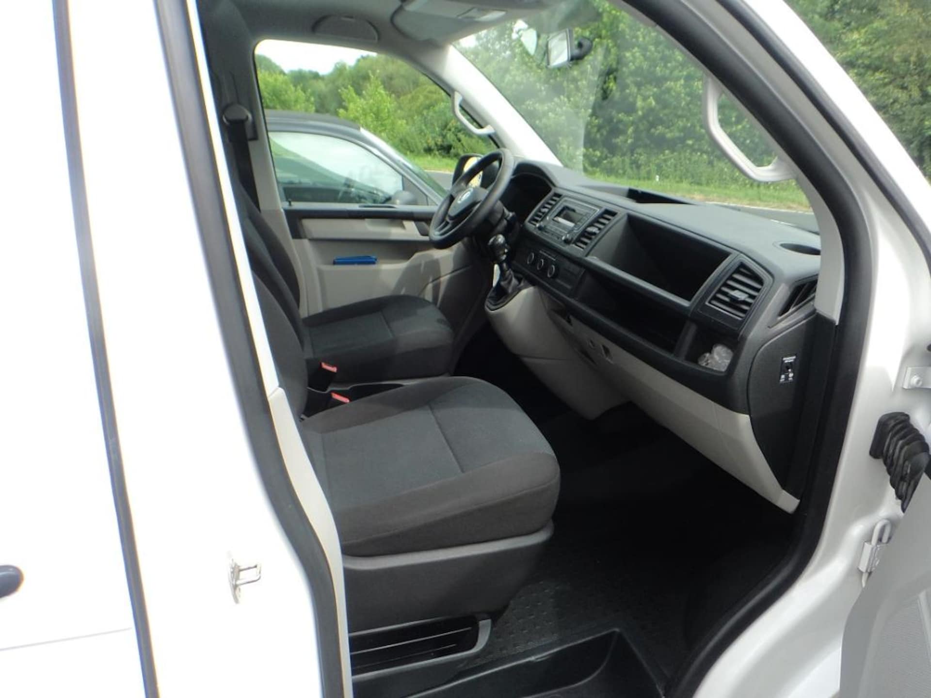 Volkswagen T6 Transporter Kasten kurzer Radstand