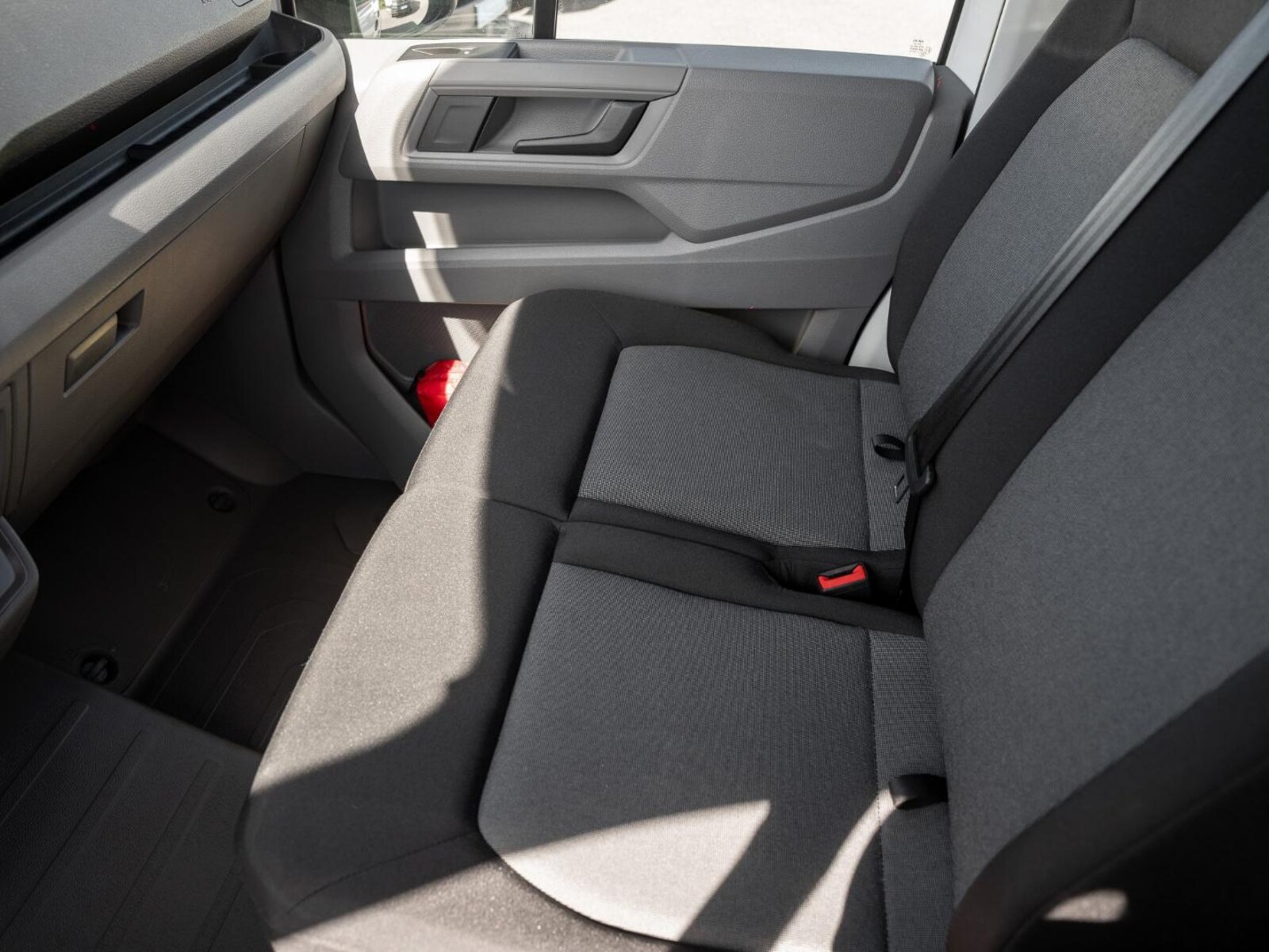 Volkswagen Crafter Kasten mittlerer Radstand – Bild 16