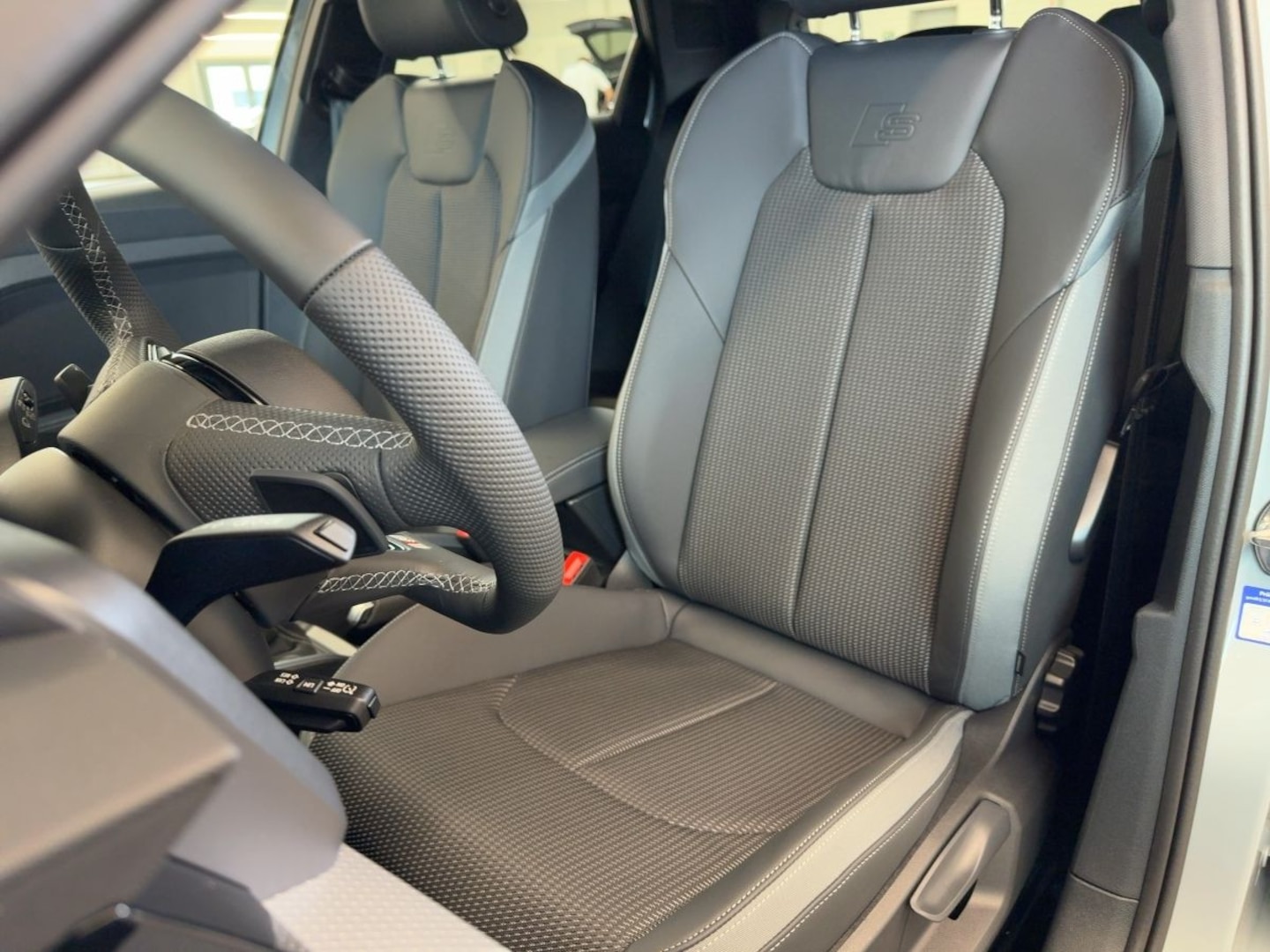Bild über Audi A1 Sportback S line 40 TFSI S tronic - für weitere Informationen kontaktieren Sie den Audi Partner