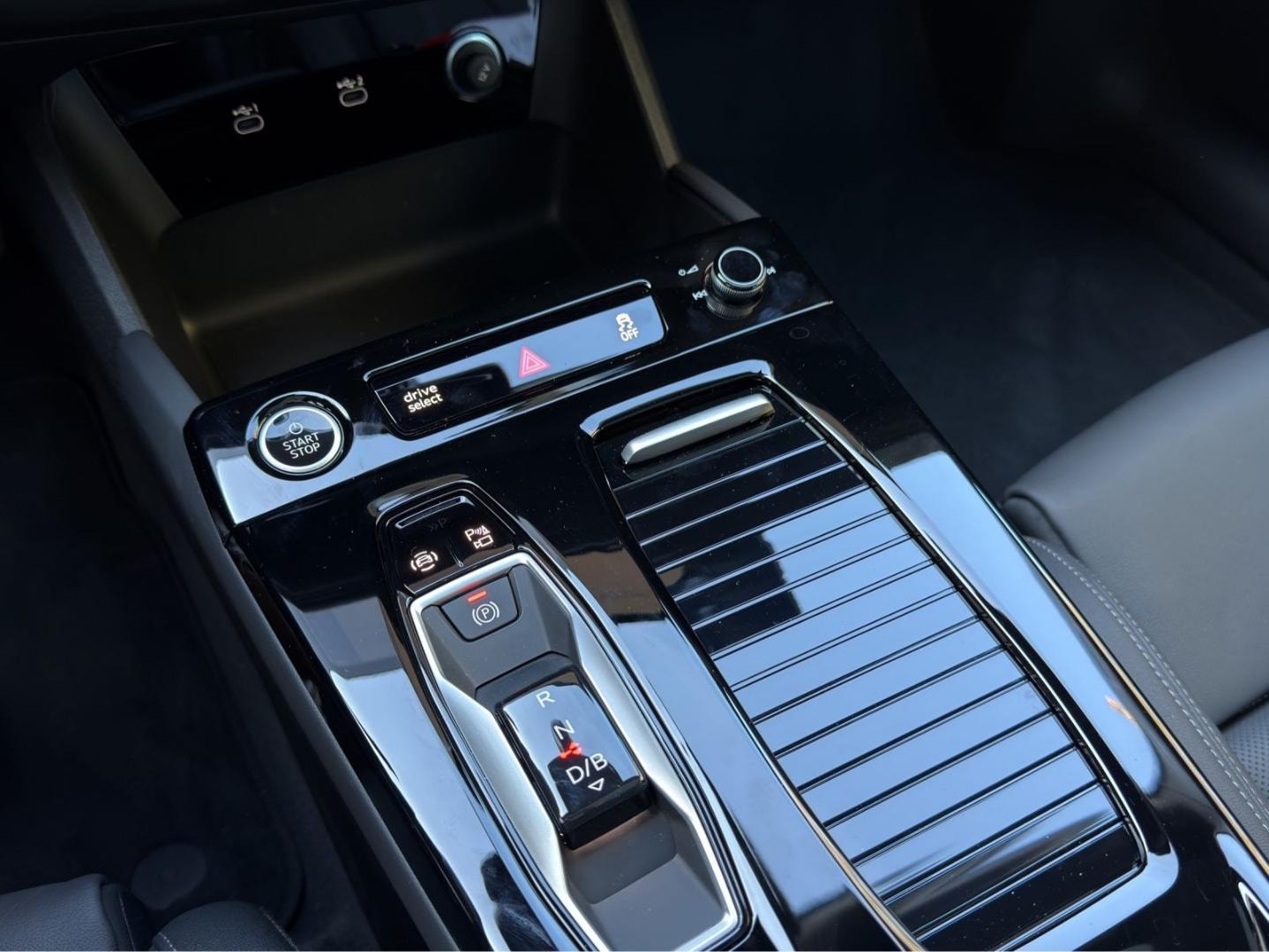 Bild über Audi A6 Avant e-tron e-tron 210 kW - für weitere Informationen kontaktieren Sie den Audi Partner