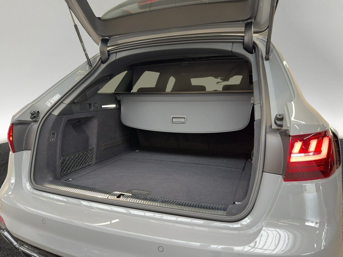 Image about Audi RS 4 Avant TFSI quattro tiptronic