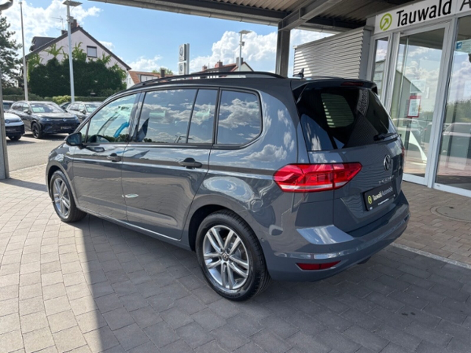 Volkswagen Touran – Bild 6