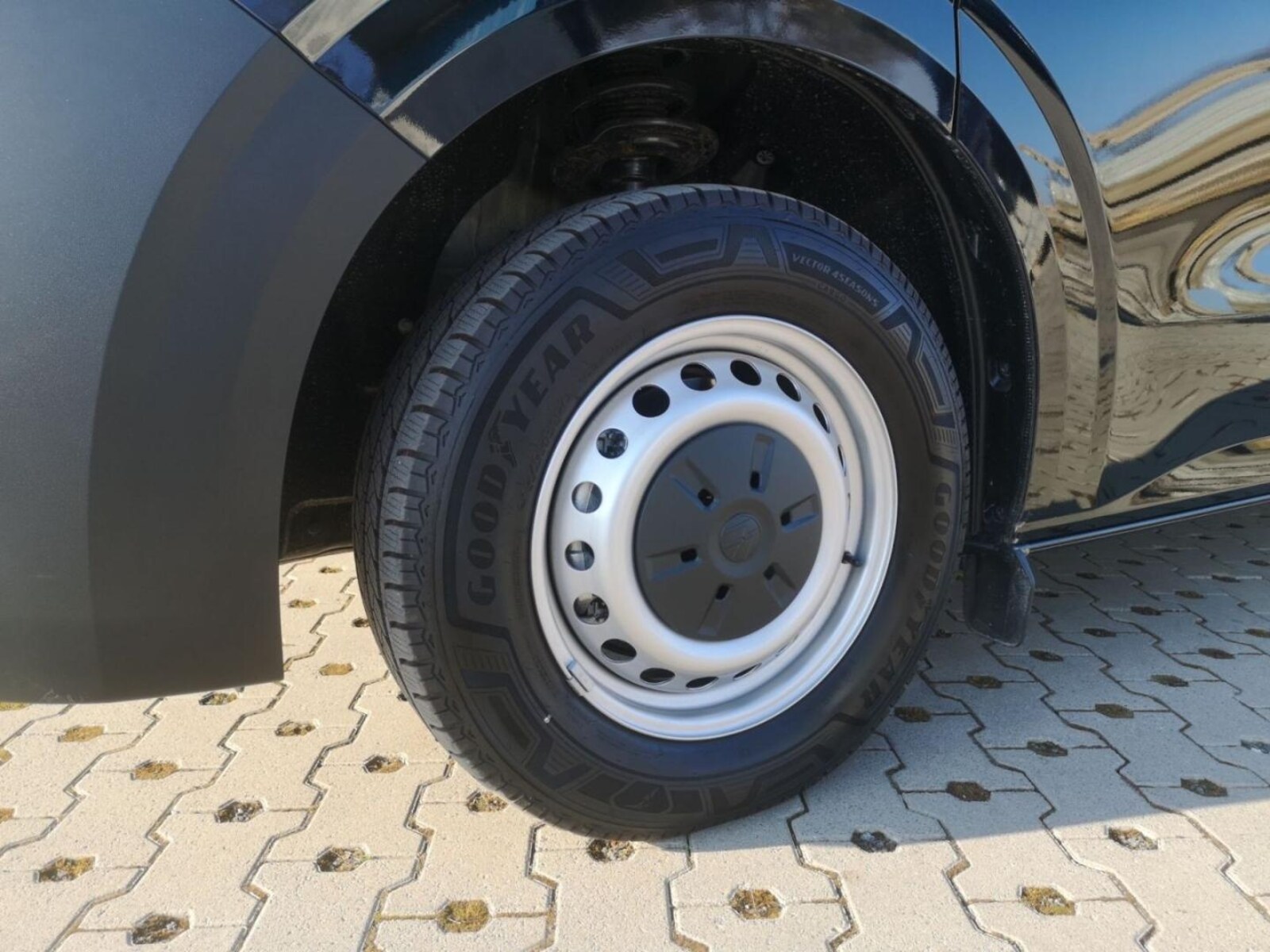 Volkswagen Transporter Kasten kurzer Radstand – Bild 20