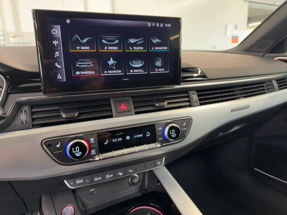 Image about Audi RS 4 Avant TFSI quattro tiptronic