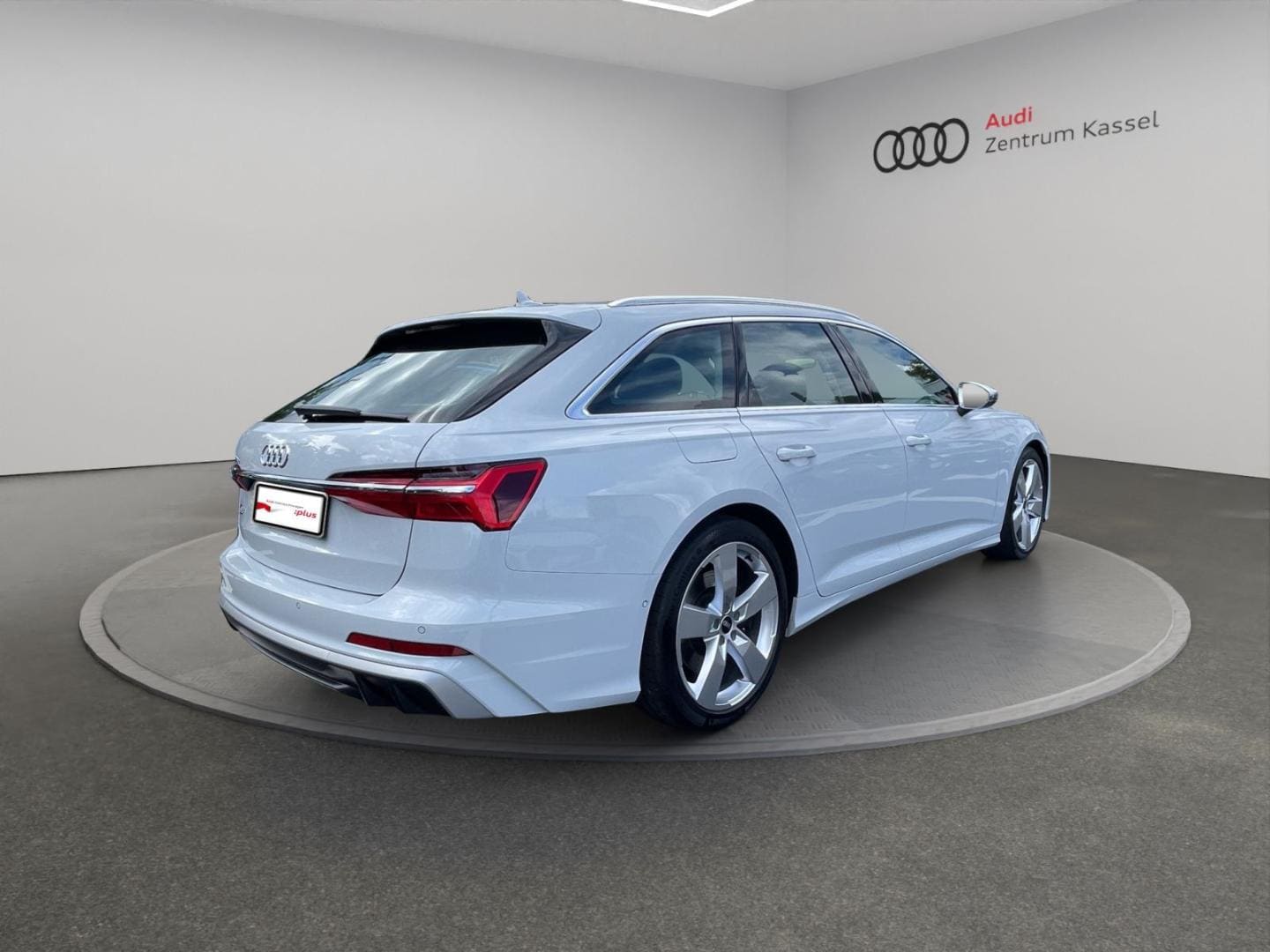 Bild über Audi S6 Avant TDI quattro tiptronic - für weitere Informationen kontaktieren Sie den Audi Partner