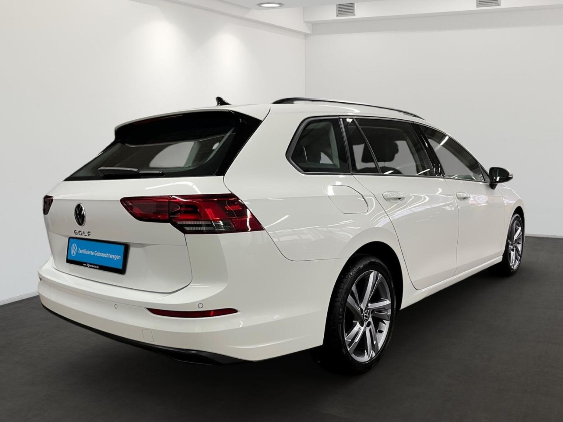 Volkswagen Golf Variant Life