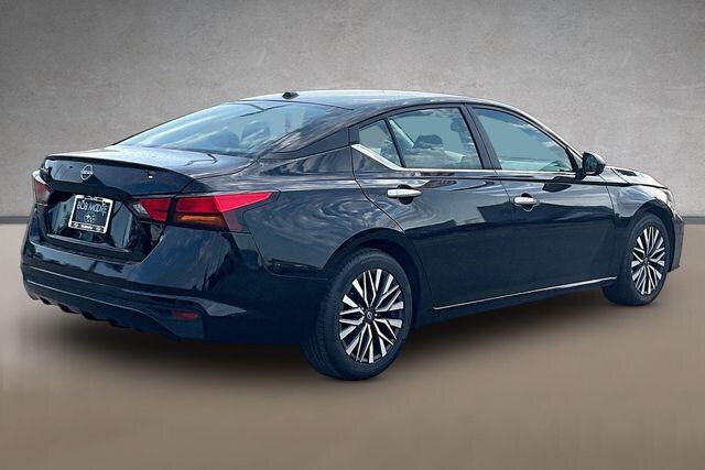 2025 Nissan Altima
