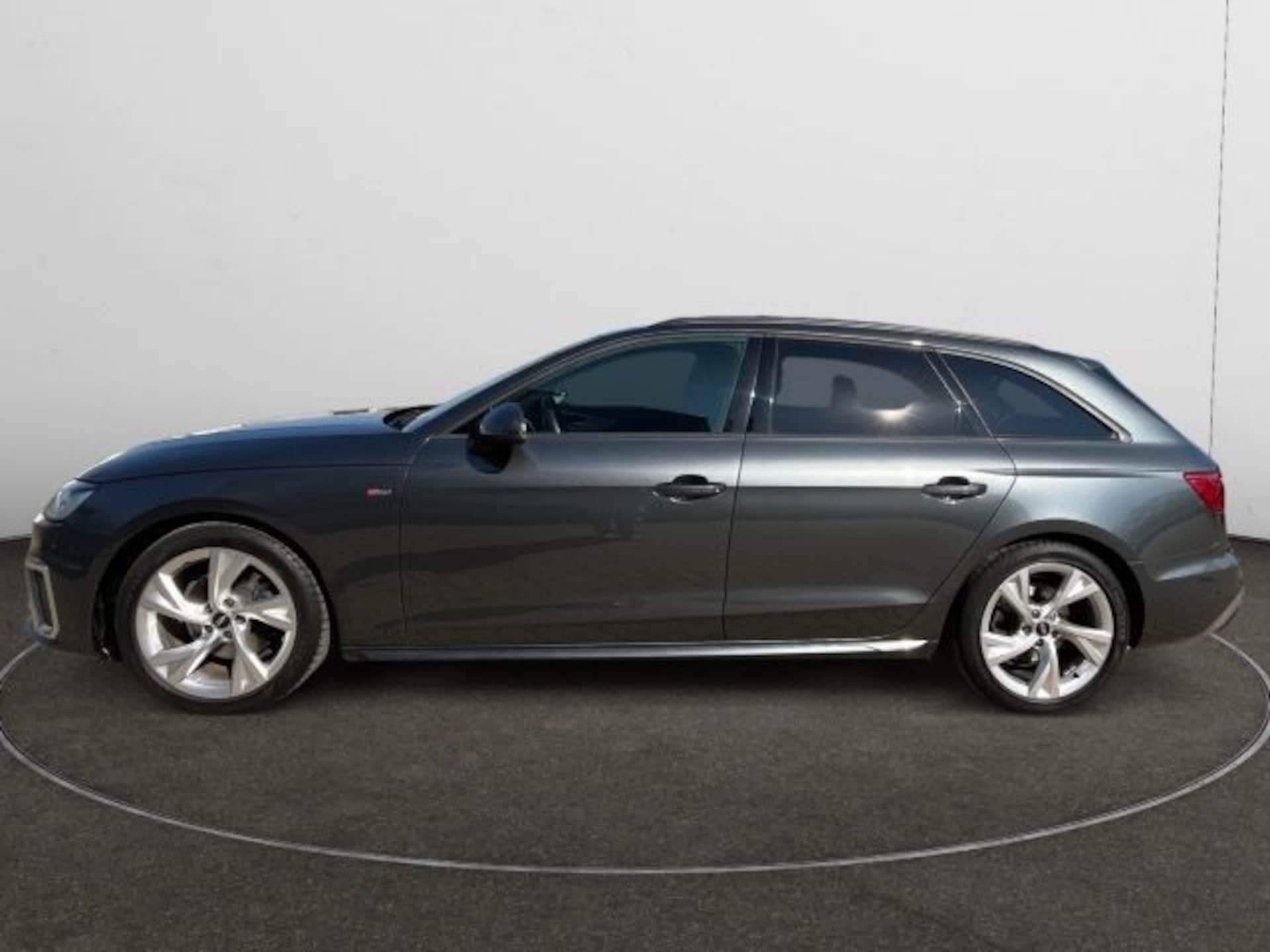 Audi A4 Avant S line